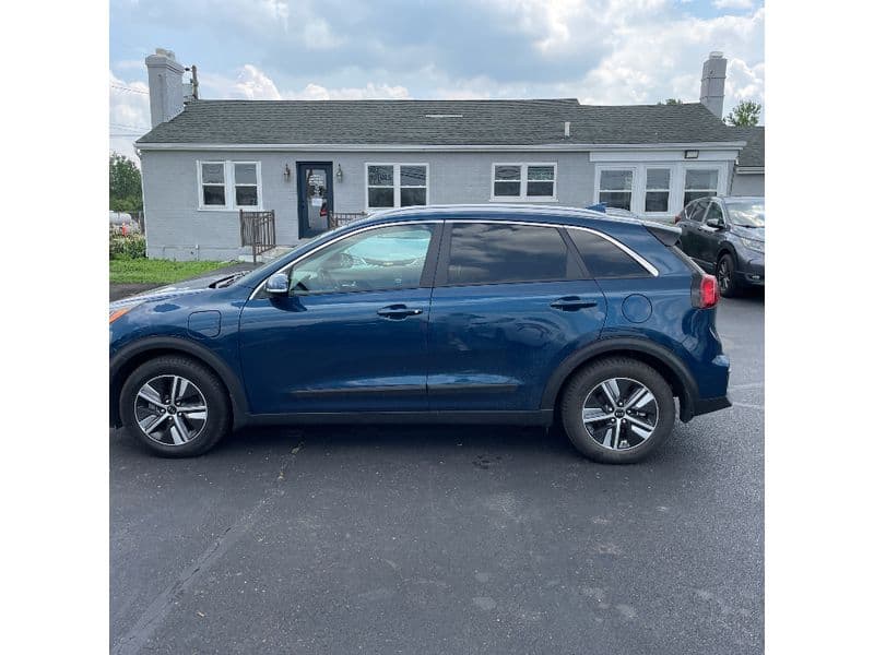 2020 Kia Niro PHEV view 2