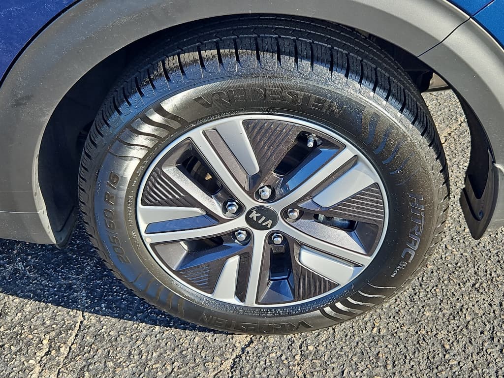 2020 Kia Niro PHEV view 30