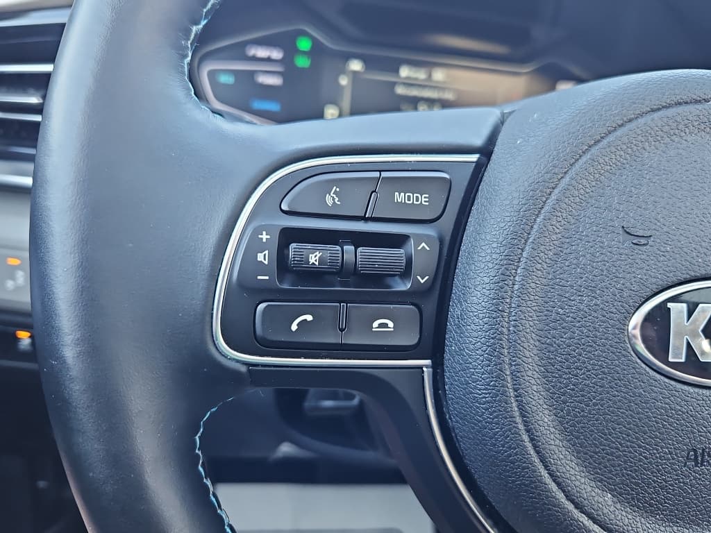 2020 Kia Niro PHEV view 10