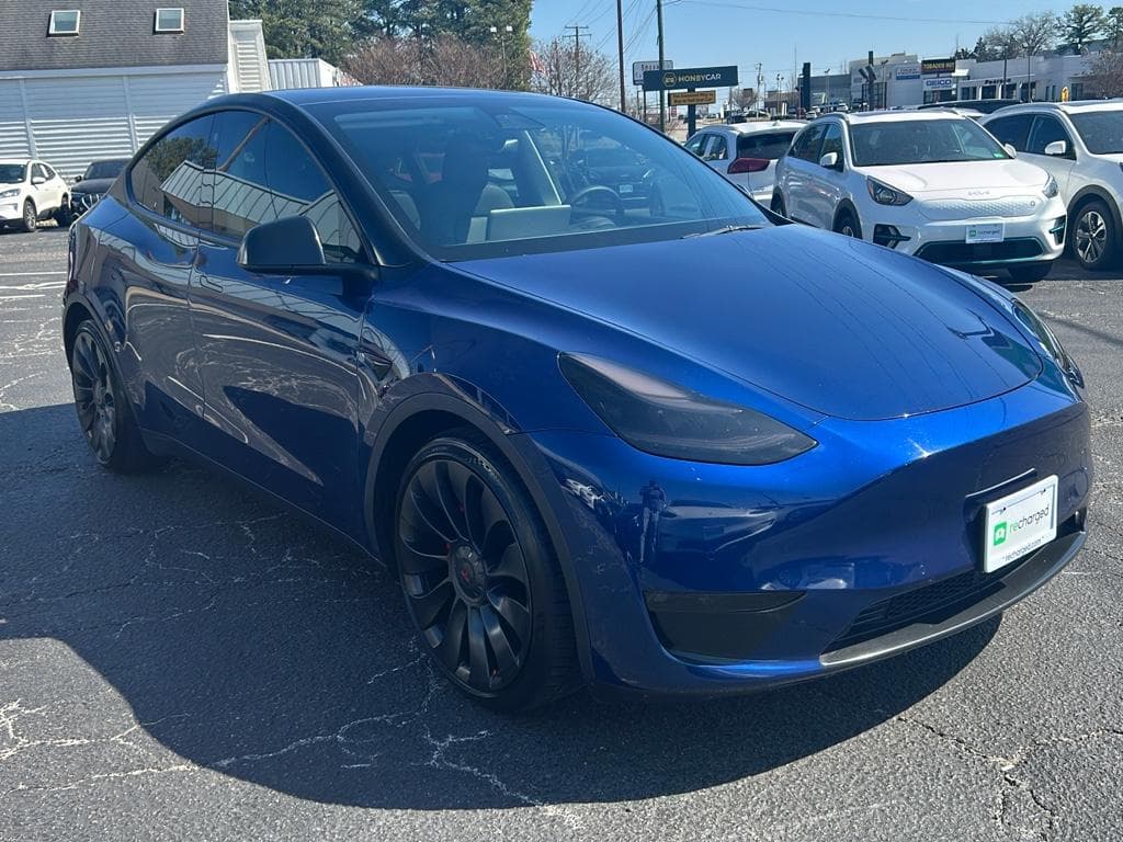 2022 Tesla Model Y view 4