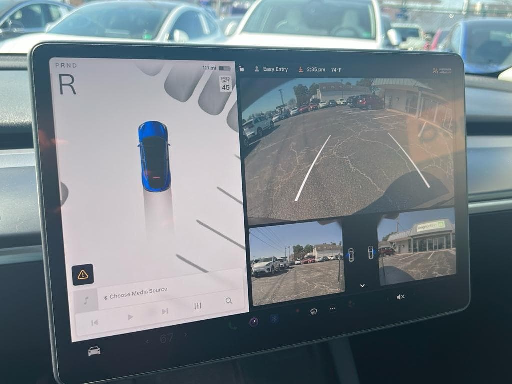 2022 Tesla Model Y view 11