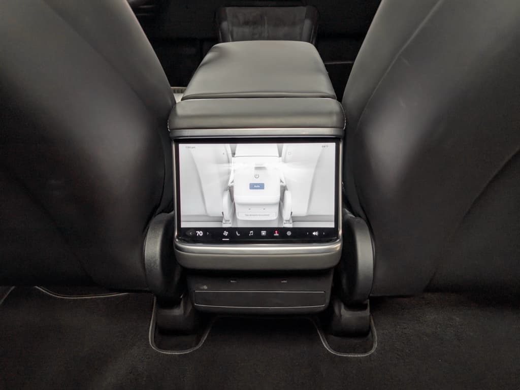 2024 Tesla Model X view 20