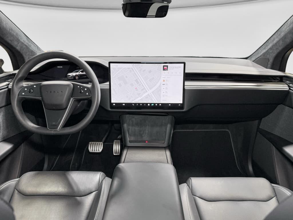 2024 Tesla Model X view 15