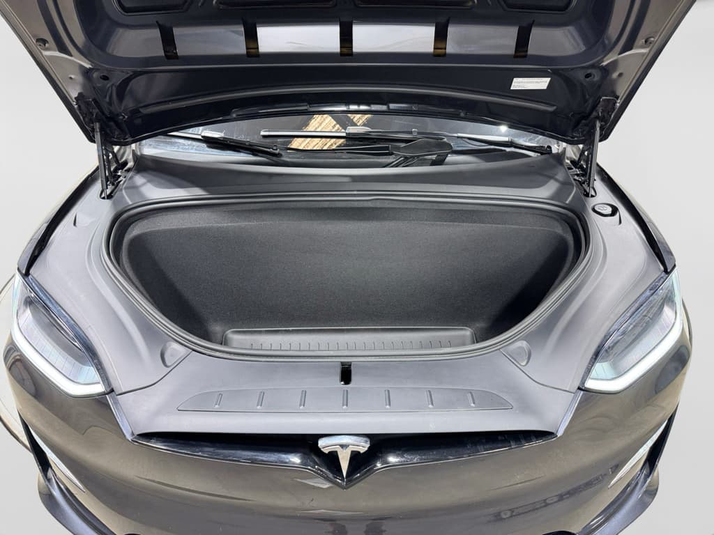 2024 Tesla Model X view 25