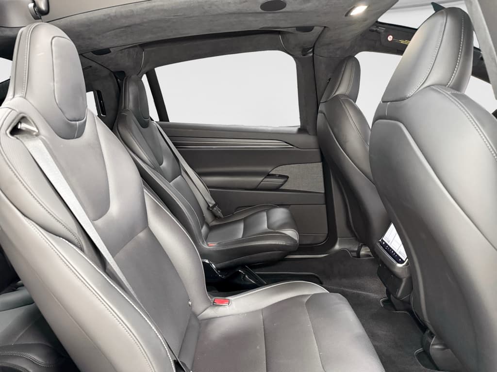 2024 Tesla Model X view 21