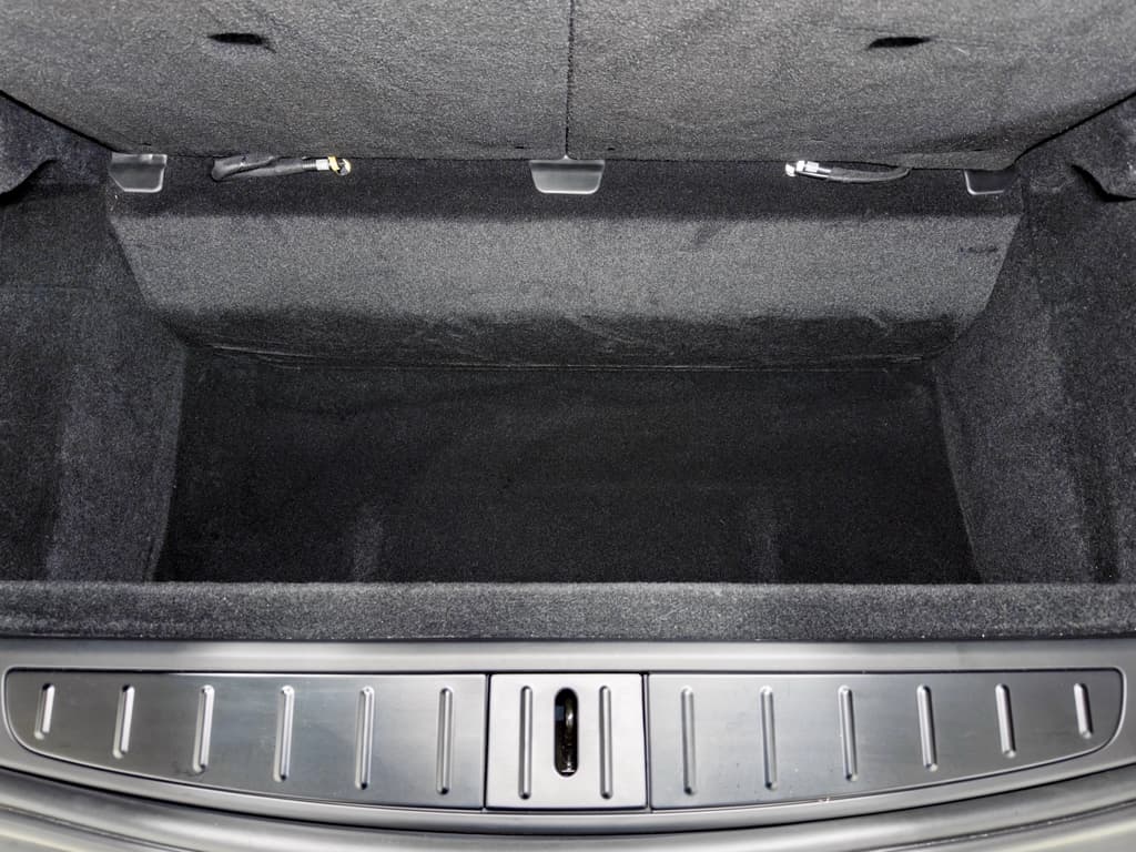 2024 Tesla Model X view 28