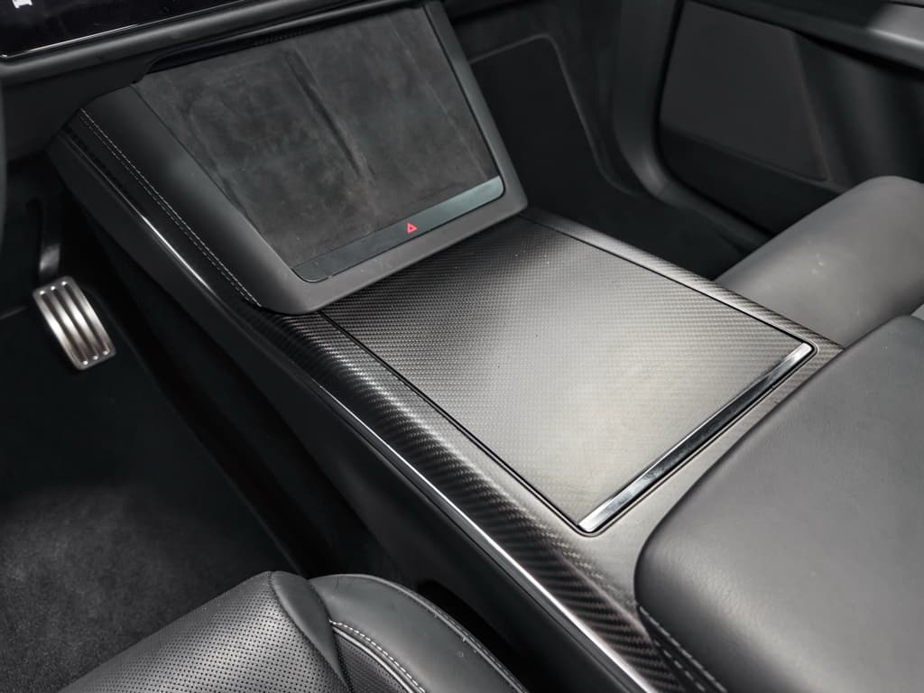 2024 Tesla Model X view 18