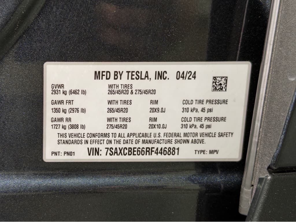 2024 Tesla Model X view 29