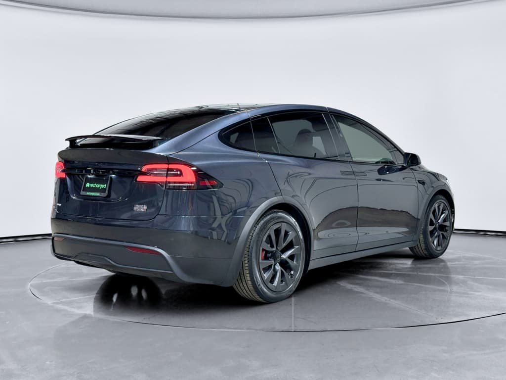 2024 Tesla Model X view 3