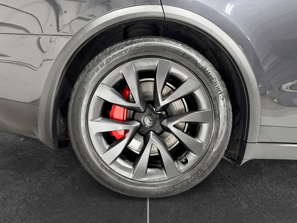 2024 Tesla Model X view 37