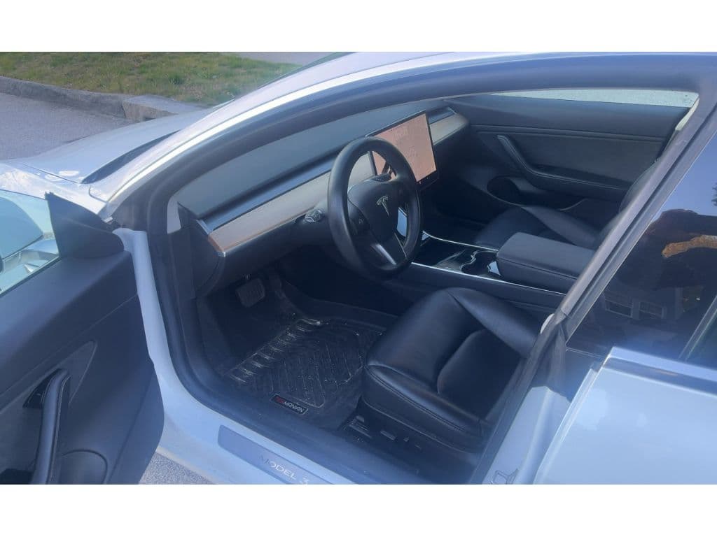 2019 Tesla Model 3 view 5