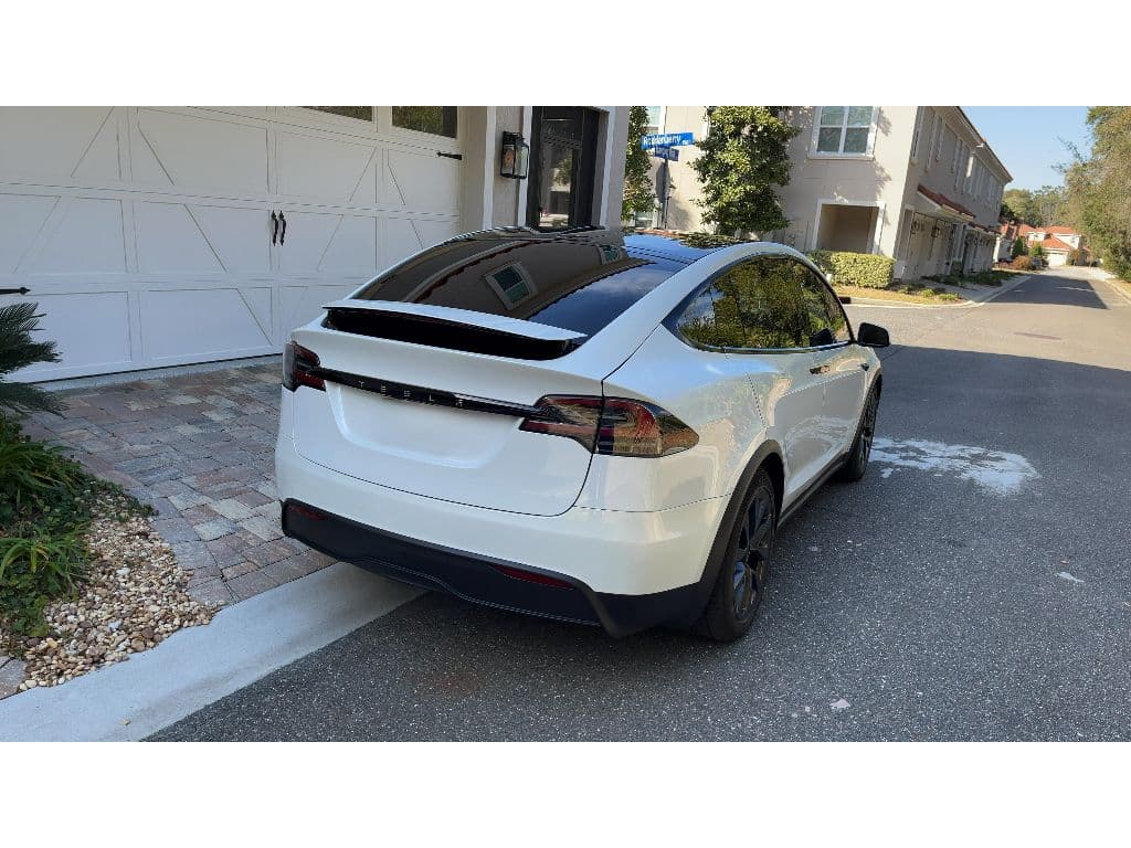2024 Tesla Model X view 3
