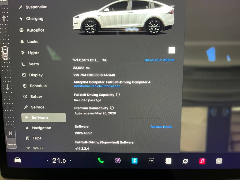 2024 Tesla Model X view 6