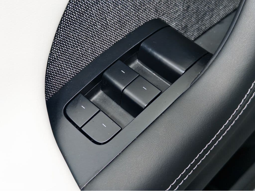 2024 Tesla Model X view 7