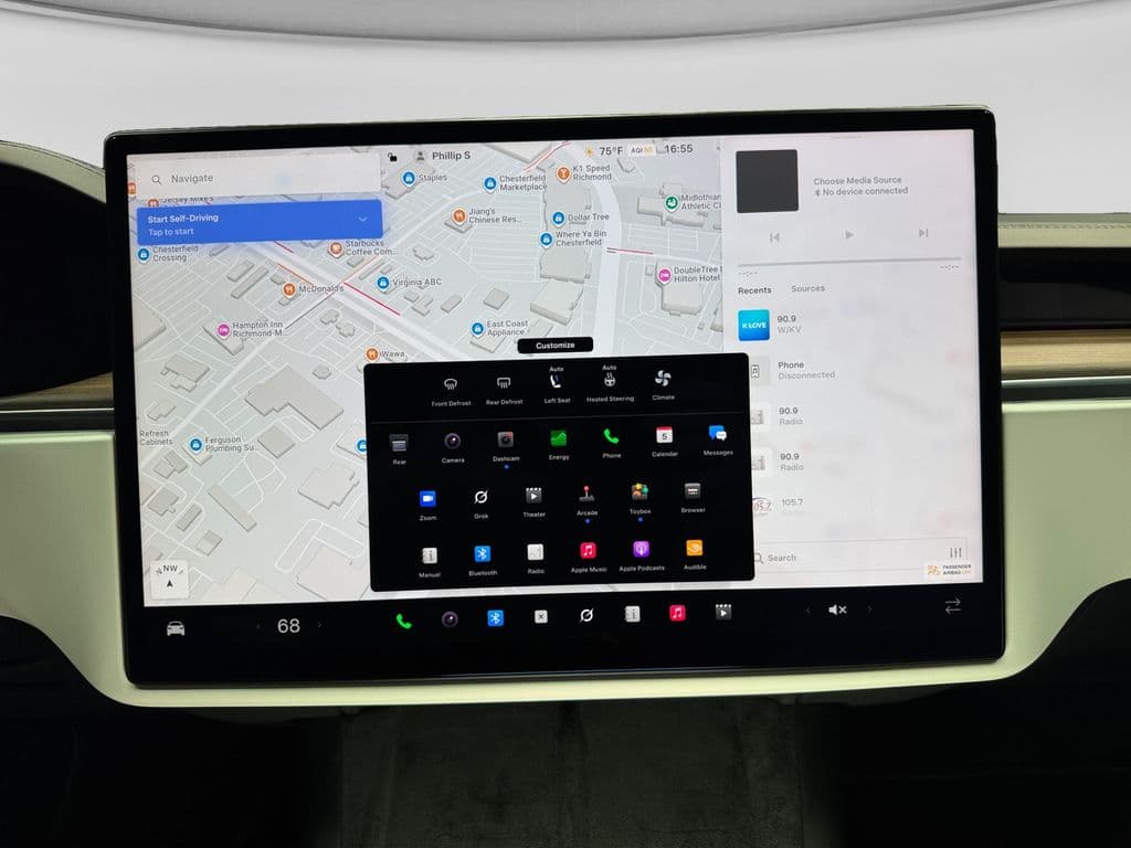 2024 Tesla Model X view 14