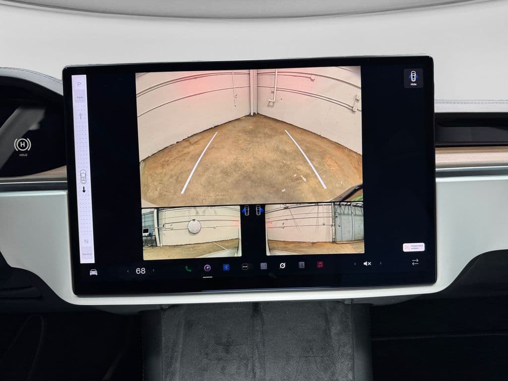 2024 Tesla Model X view 11