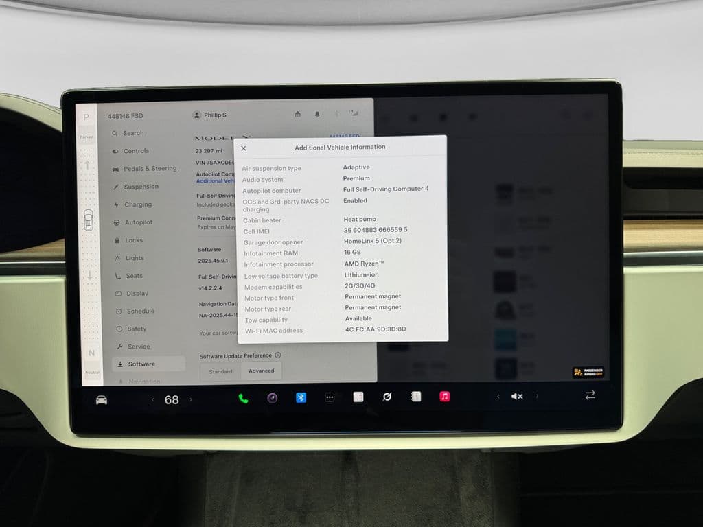 2024 Tesla Model X view 12