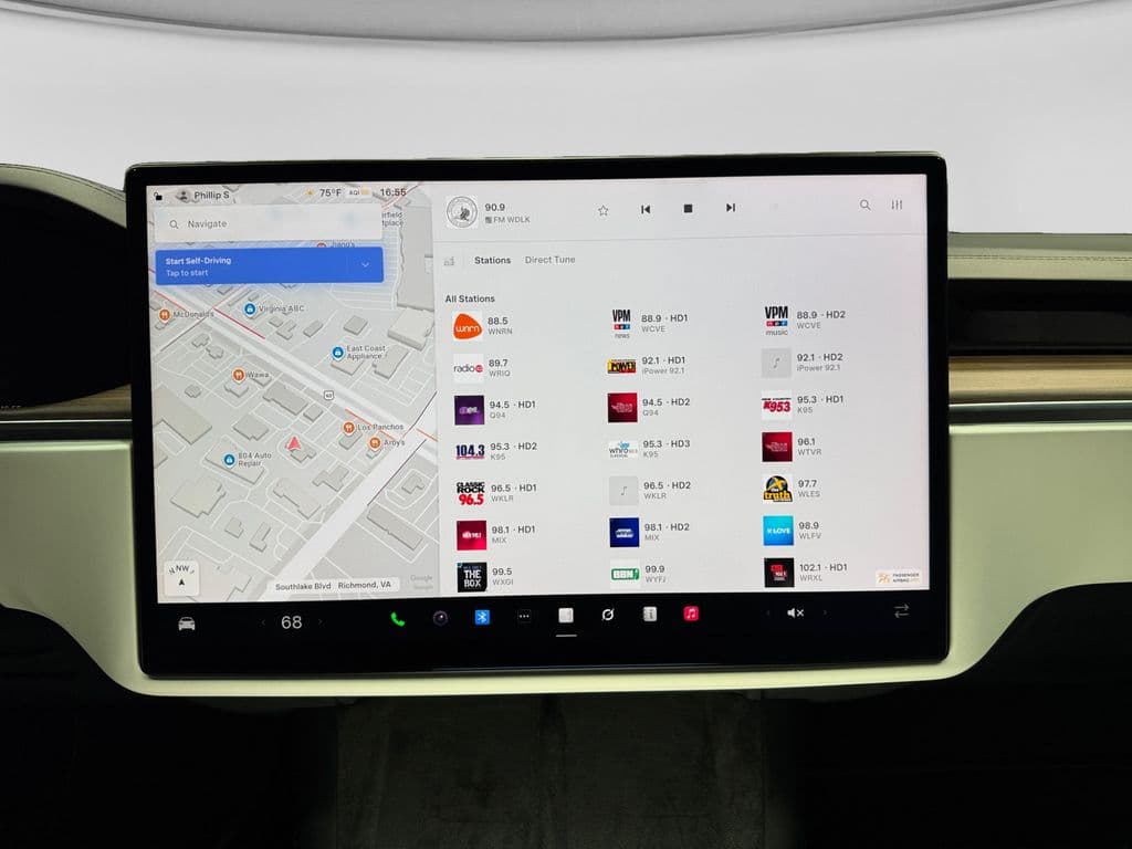 2024 Tesla Model X view 15