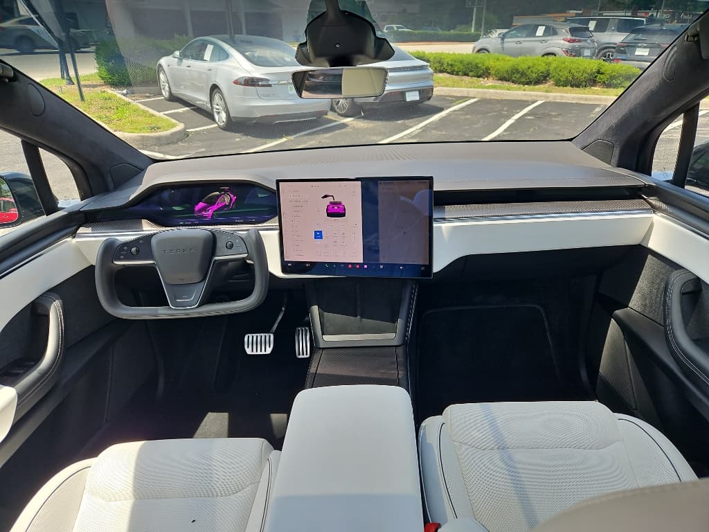 2024 Tesla Model X view 13
