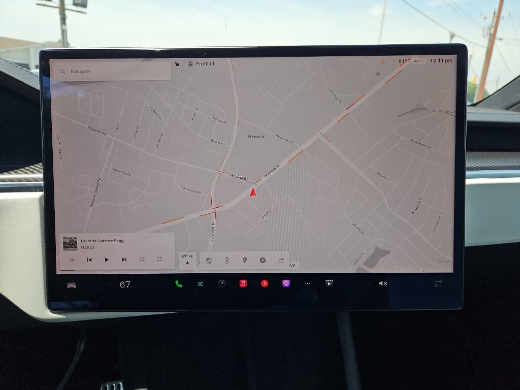 2024 Tesla Model X view 10