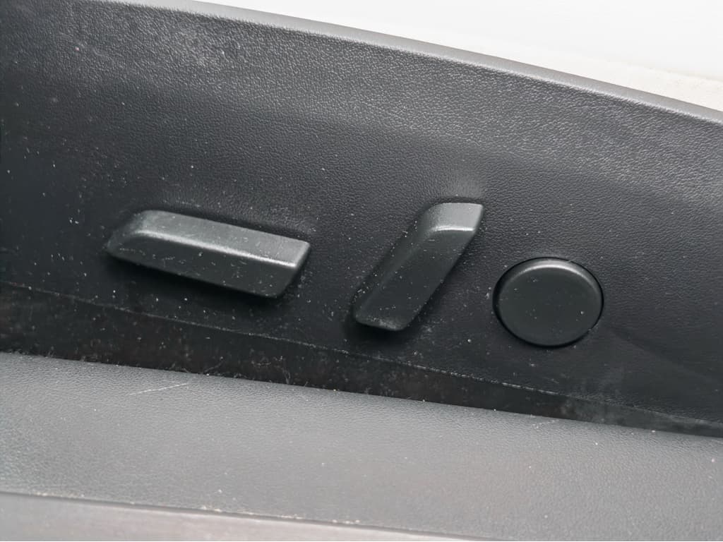 2020 Tesla Model 3 view 7