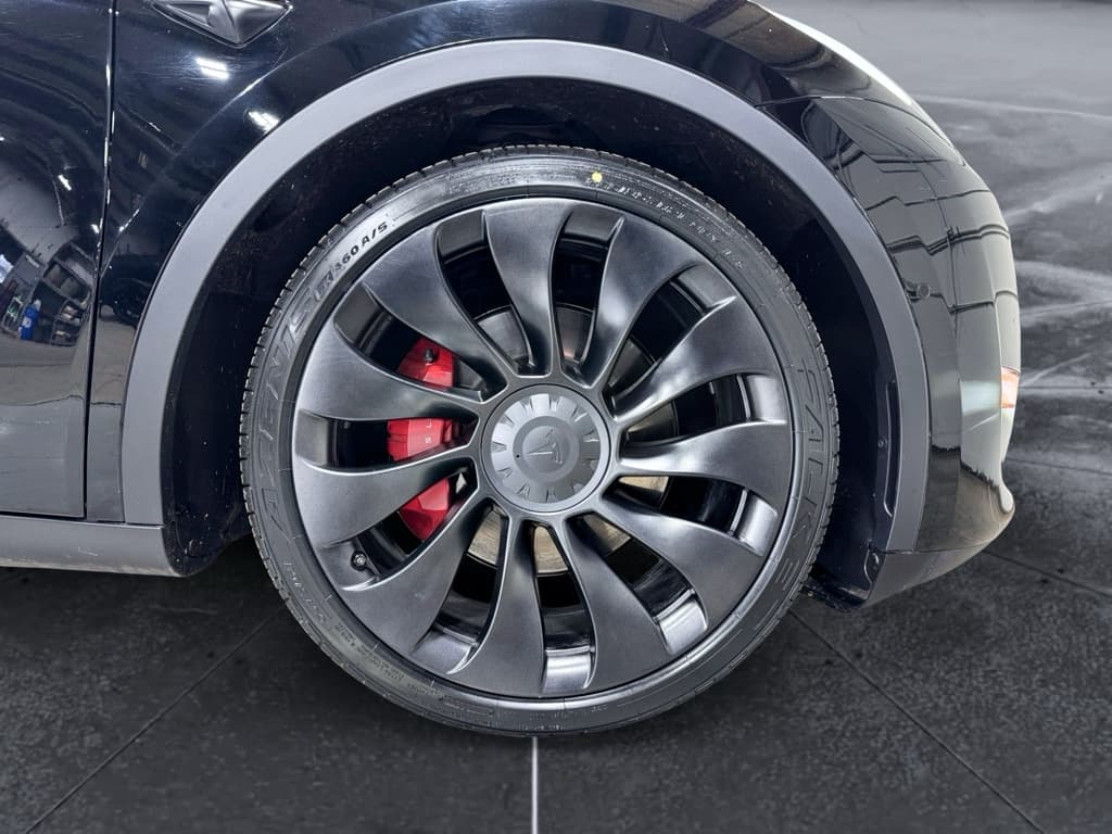 2022 Tesla Model Y view 33