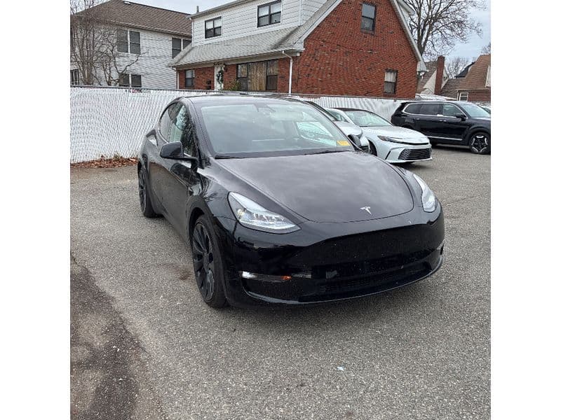 2022 Tesla Model Y view 4