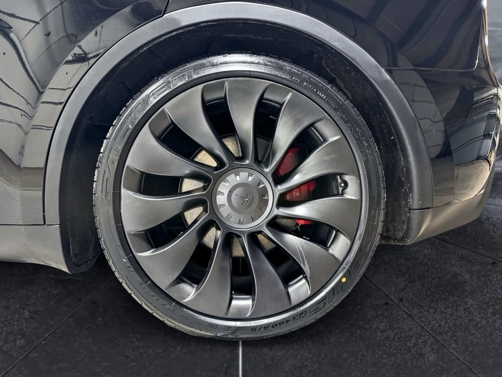 2022 Tesla Model Y view 31