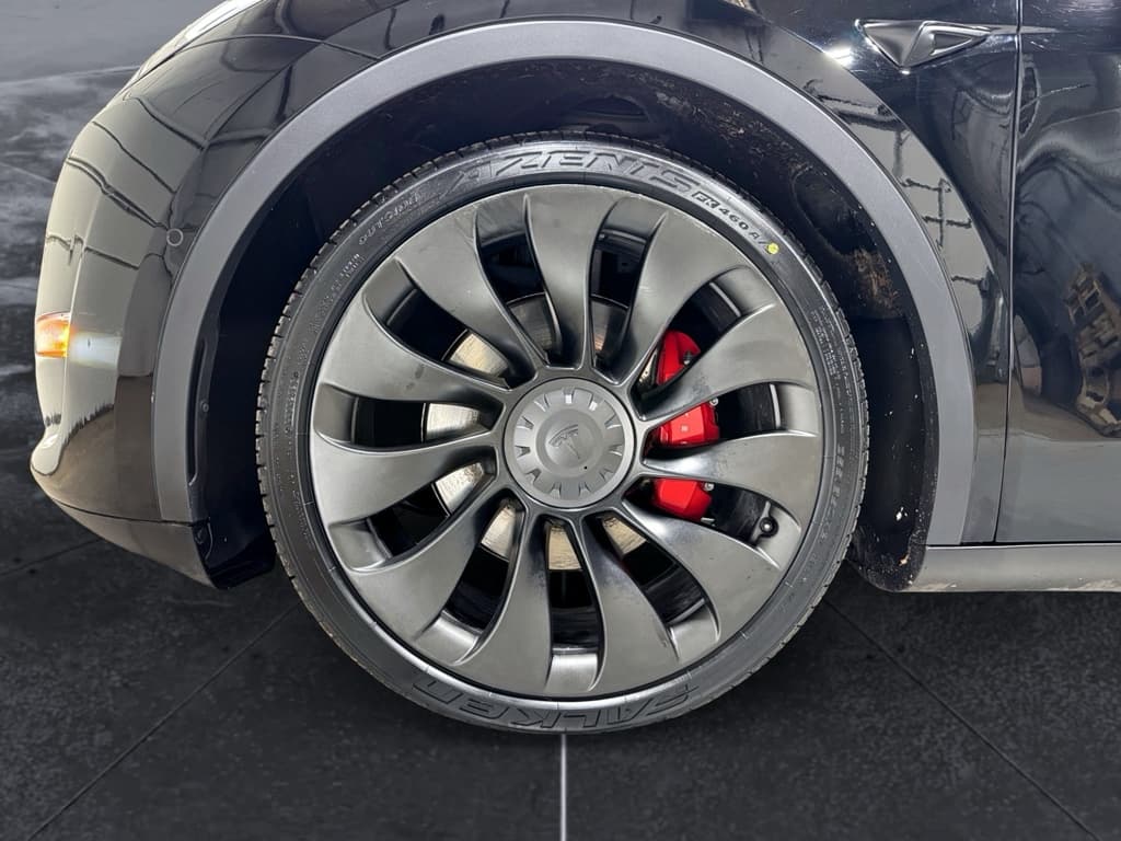2022 Tesla Model Y view 29