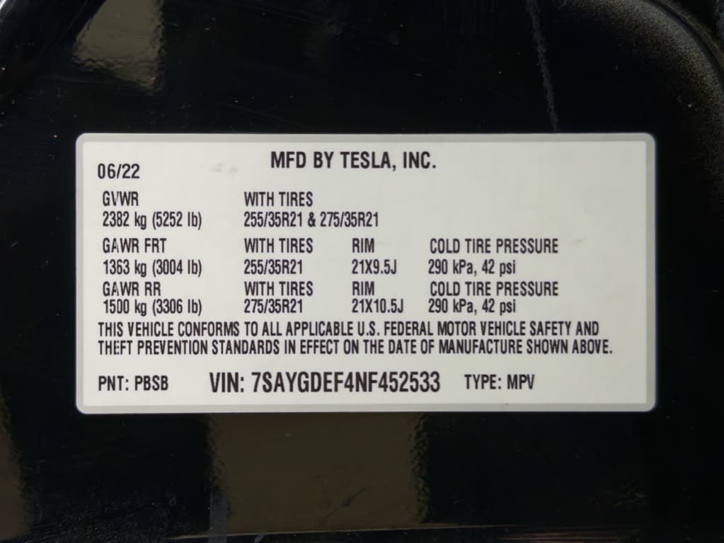 2022 Tesla Model Y view 27