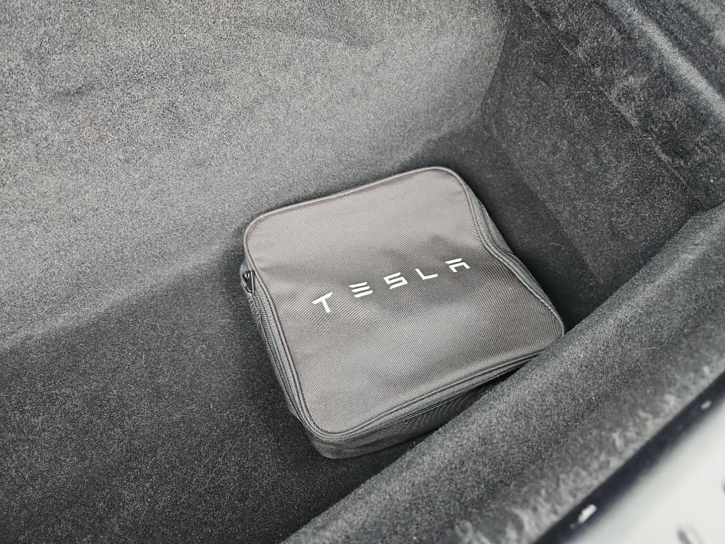 2021 Tesla Model S view 6