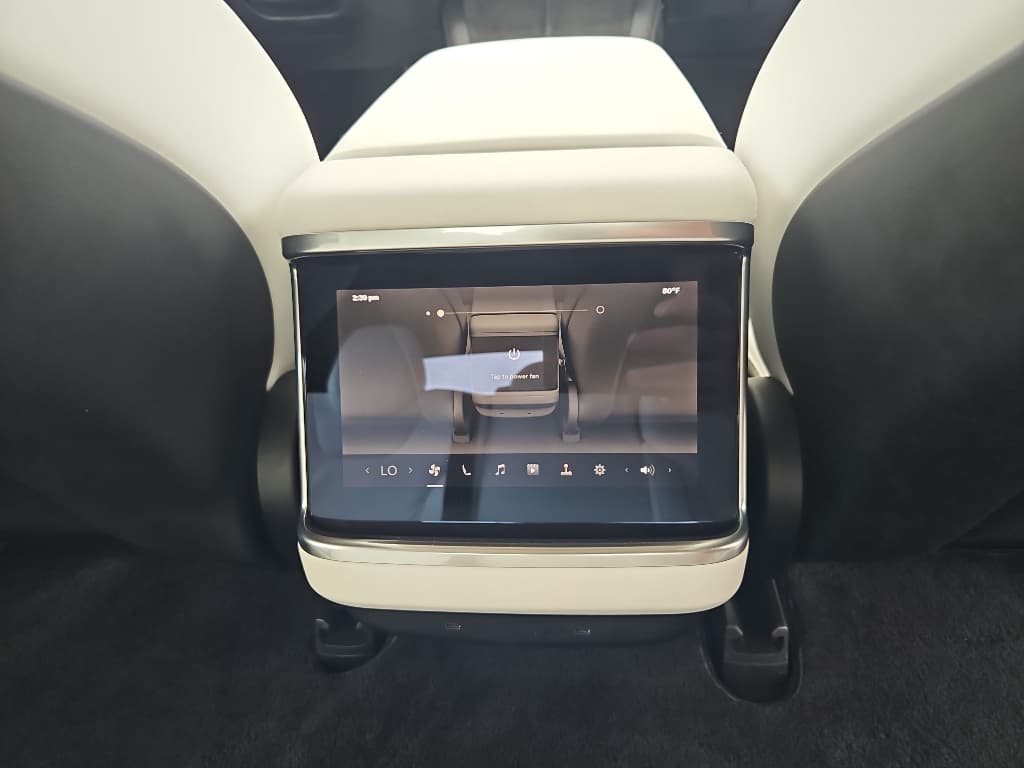 2021 Tesla Model S view 20