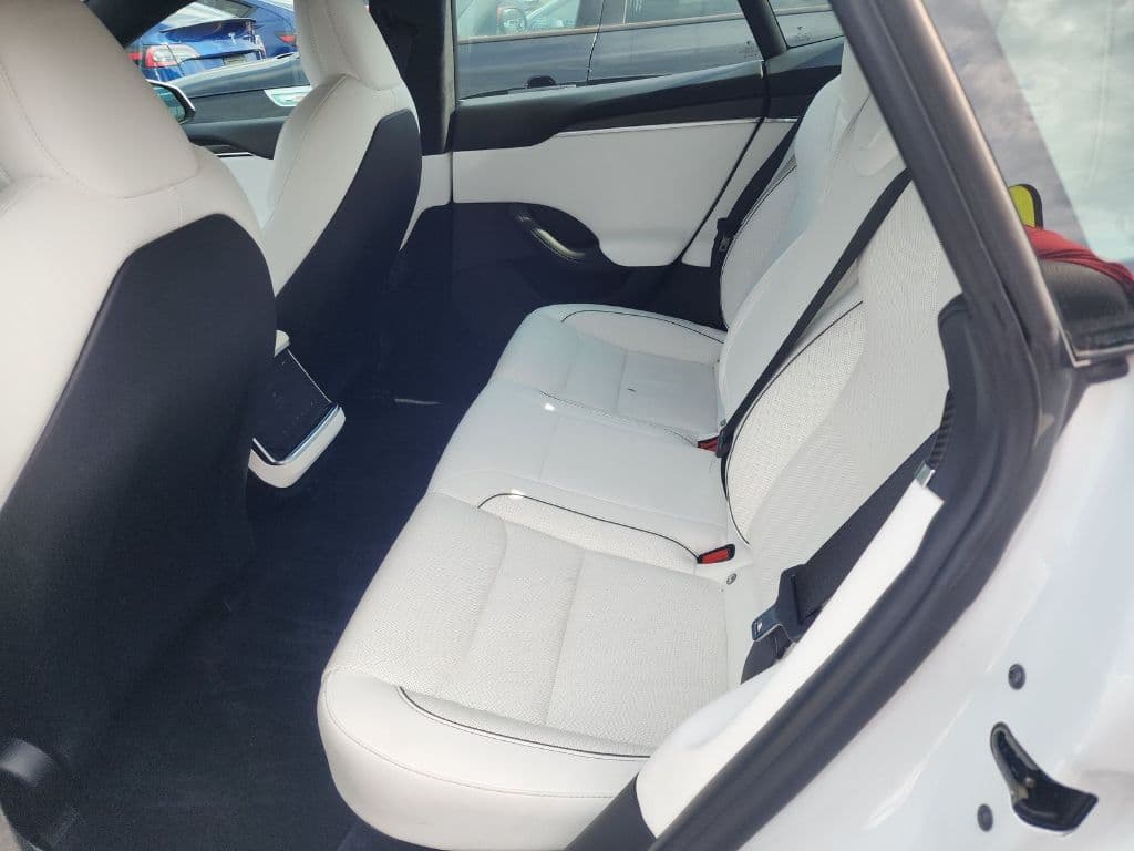 2021 Tesla Model S view 10