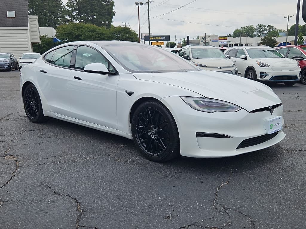 2021 Tesla Model S view 4