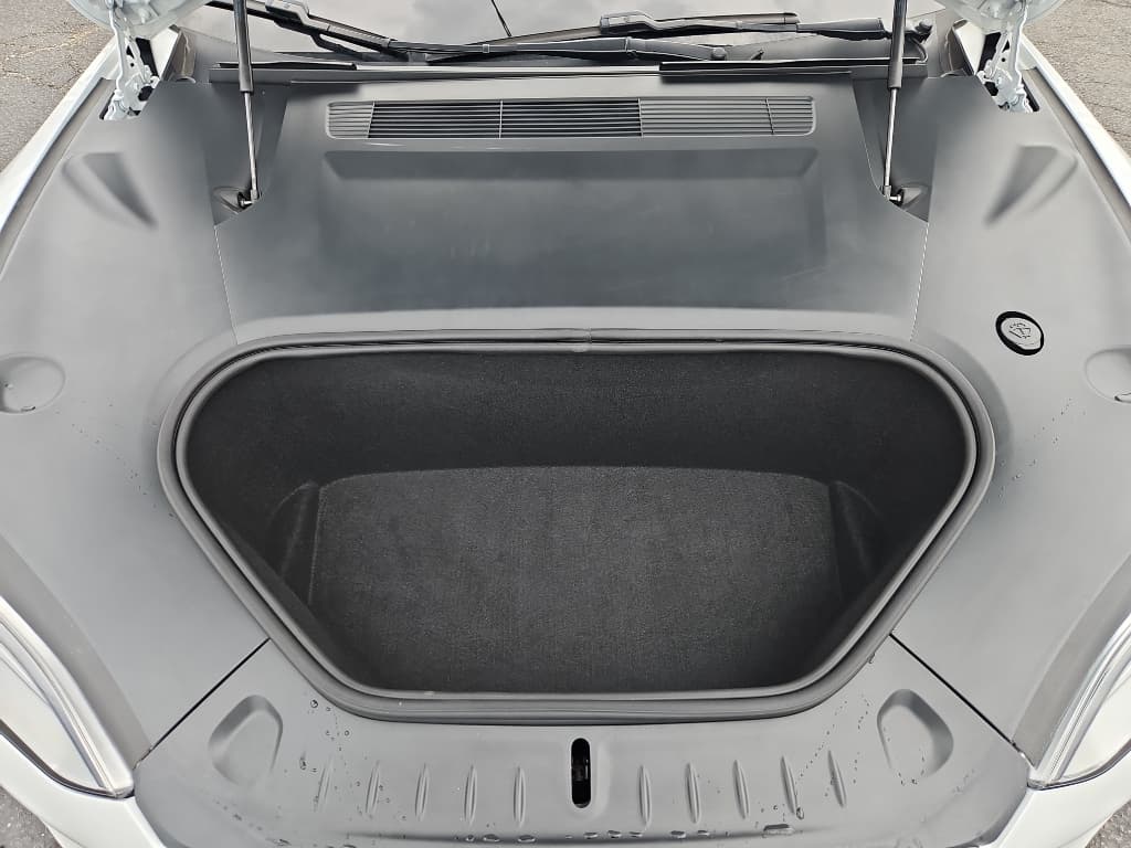 2021 Tesla Model S view 21