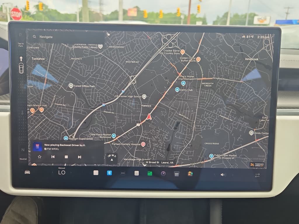 2021 Tesla Model S view 10