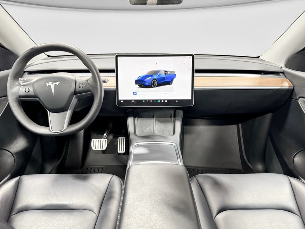 2022 Tesla Model Y view 15