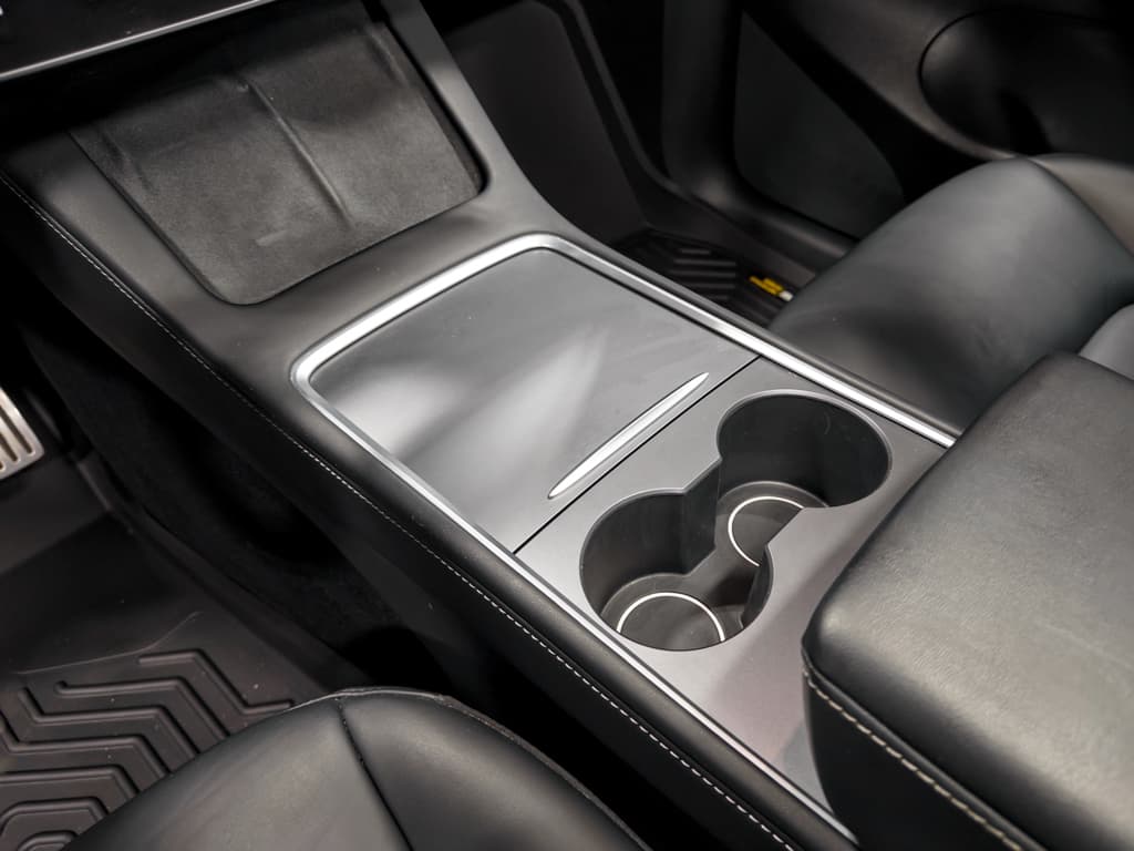 2022 Tesla Model Y view 18