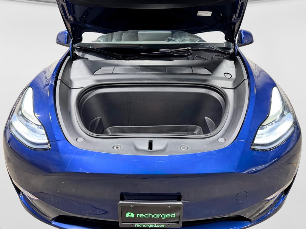 2022 Tesla Model Y view 24