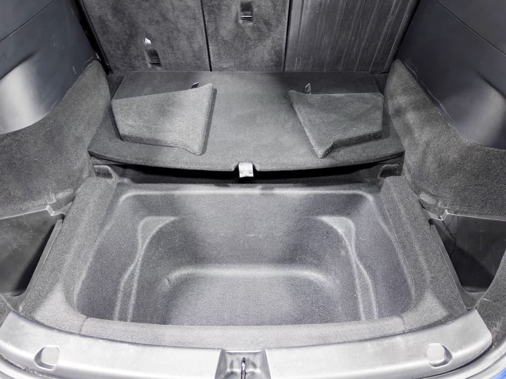 2022 Tesla Model Y view 27