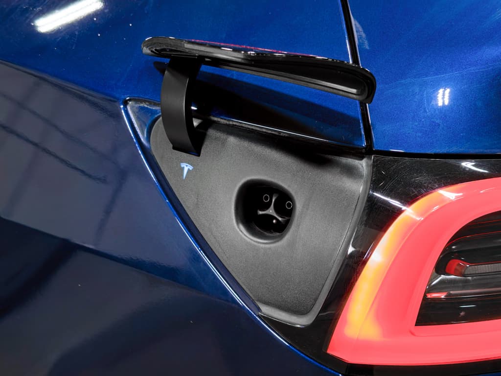 2022 Tesla Model Y view 5