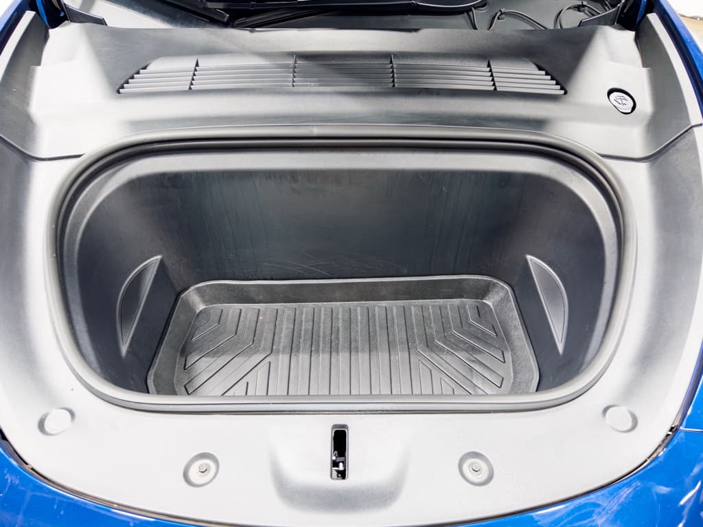2022 Tesla Model Y view 25