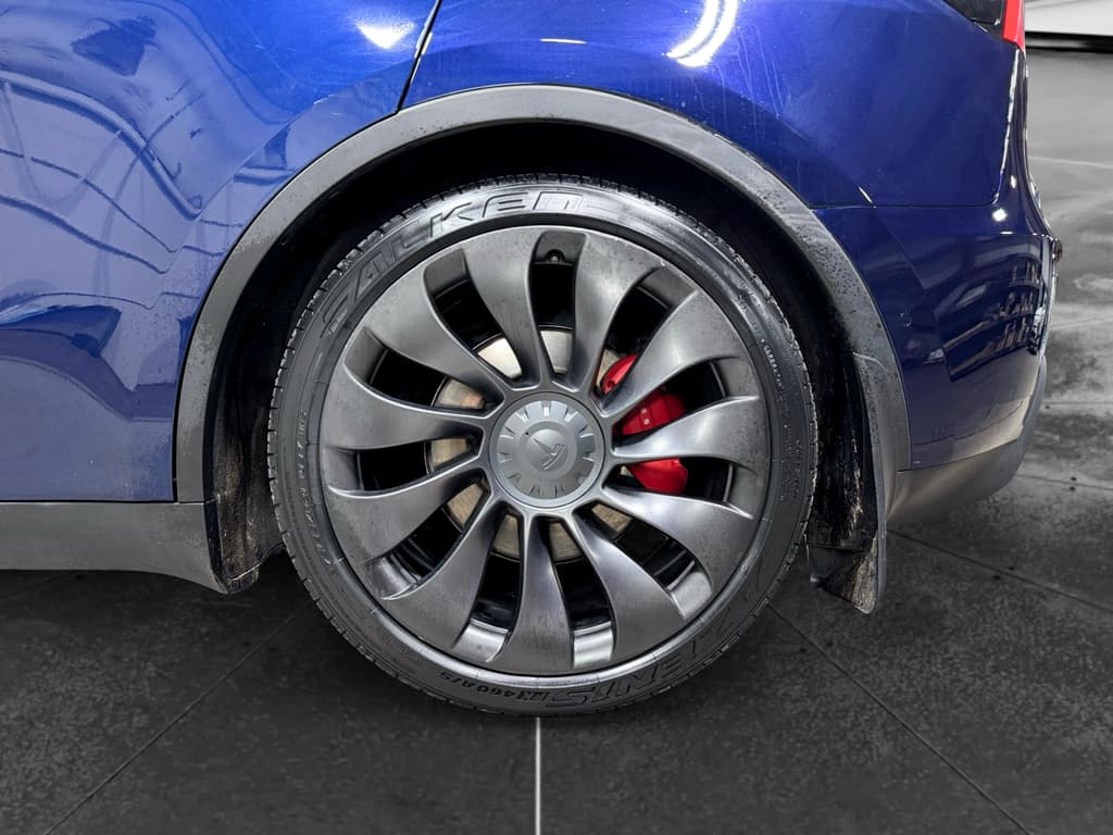 2022 Tesla Model Y view 32