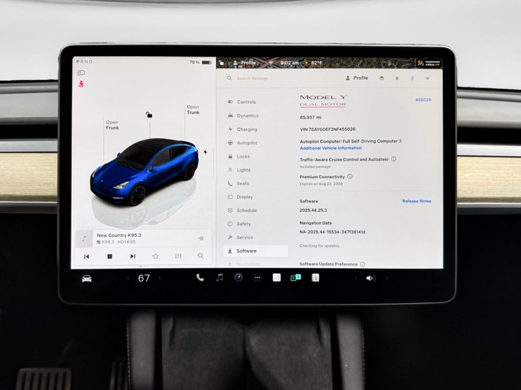 2022 Tesla Model Y view 11