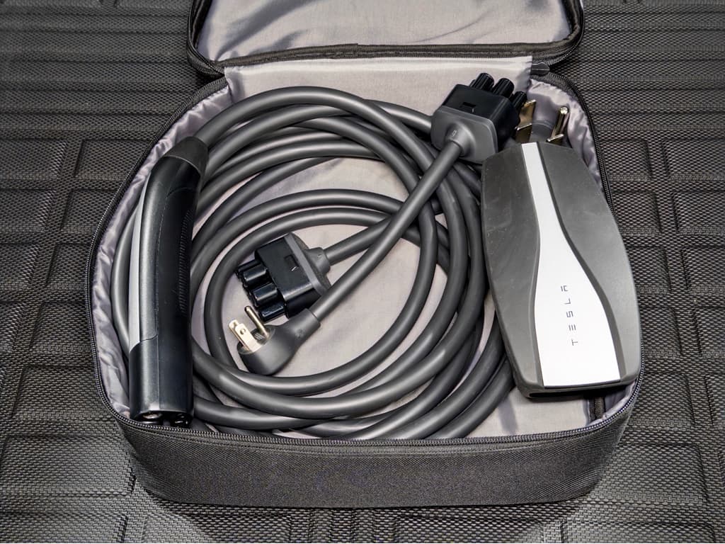 2022 Tesla Model Y view 6