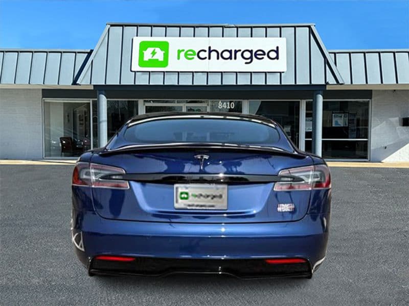 2021 Tesla Model S view 5