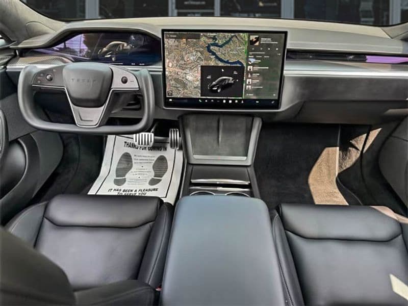 2021 Tesla Model S view 10