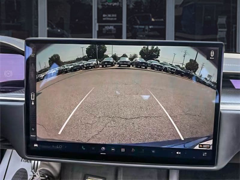 2021 Tesla Model S view 13