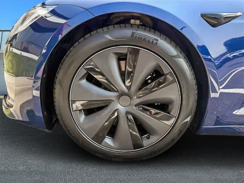 2021 Tesla Model S view 19