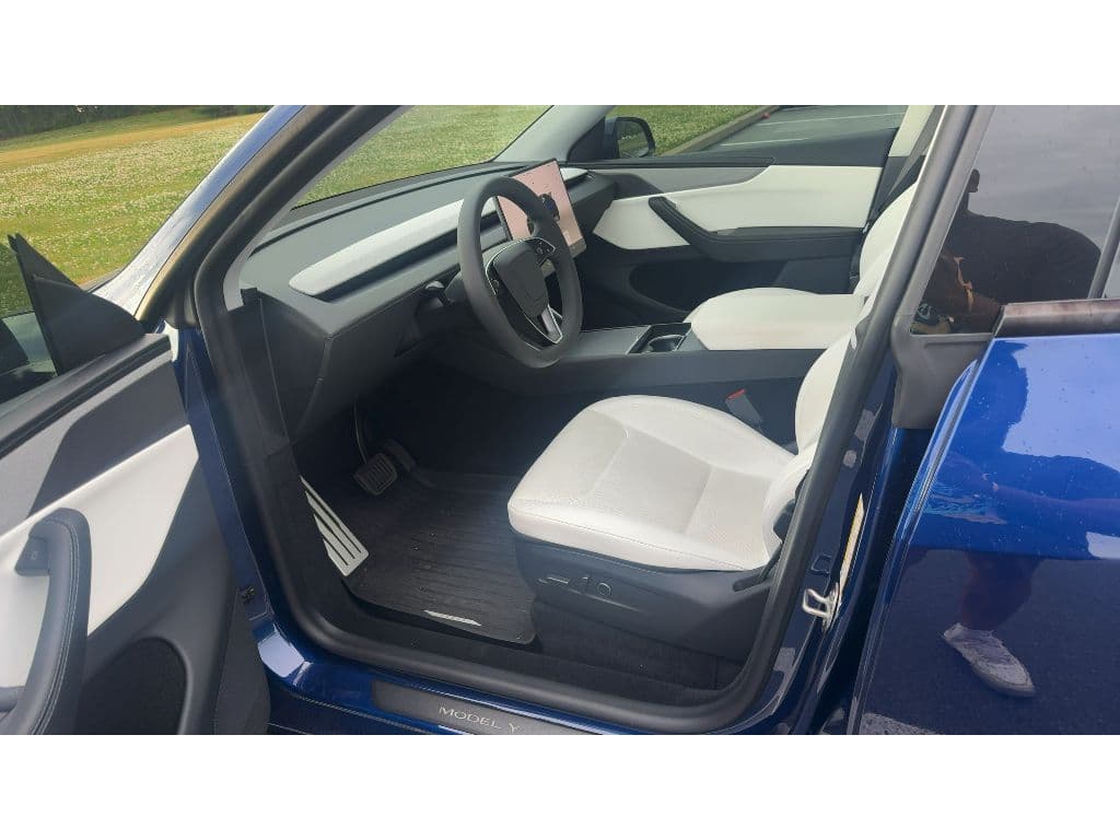 2026 Tesla Model Y view 5